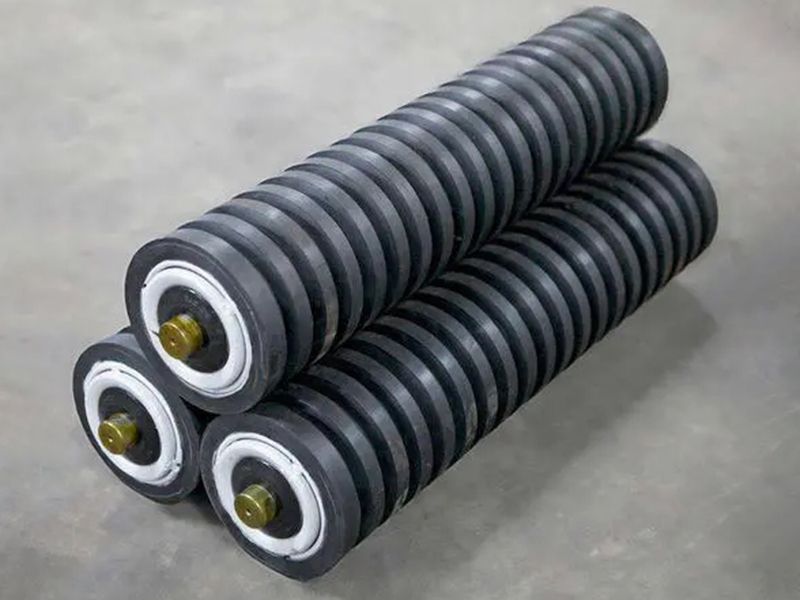 緩沖托輥 耐磨性好 規(guī)格齊全，量大從優(yōu) 直接出廠，歡迎咨詢！